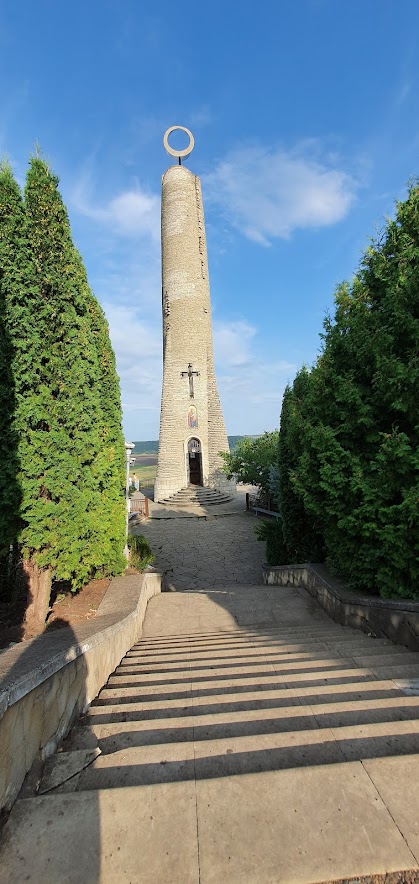 Descoperă Lumânarea Recunoștinței – un monument unic din Moldova
