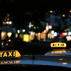Lista taxiurilor din Chișinău pentru 2023. Numerele de telefon și aplicațiile pe care să le folosești pentru a comanda taxi.