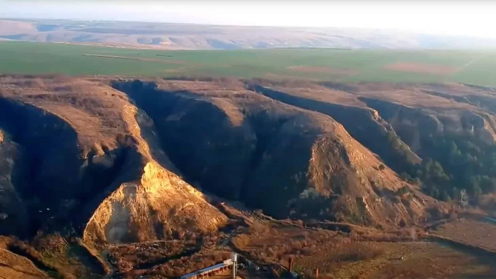 Colinele de Aur de la Văleni: peisaje și istorie geologică în raionul Cahul